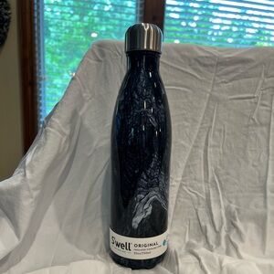 NWT S’well 25 oz Insulated Bottle Azurite Marble